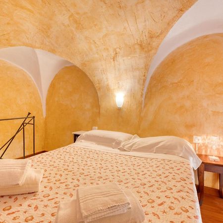 Mini Accommodation In Sanremo Liguria Exterior foto